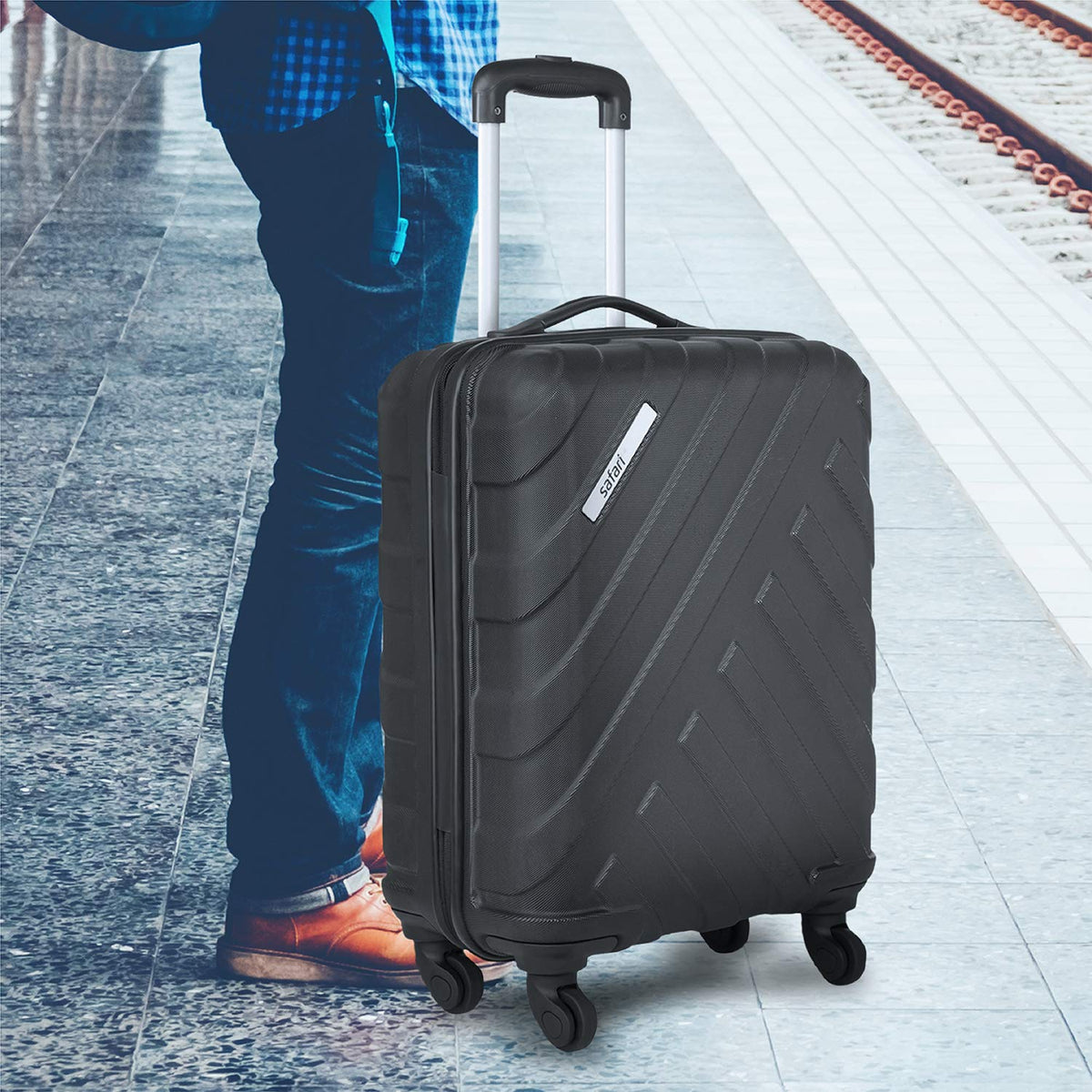 Polycarbonate Combo Set of Small and Medium Check in- Black Hardsided Luggage